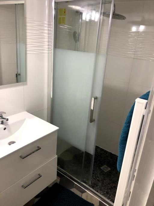 Studio V Proche Ligne 14 Kremlin Bicetre Apartment Arcueil Luaran gambar